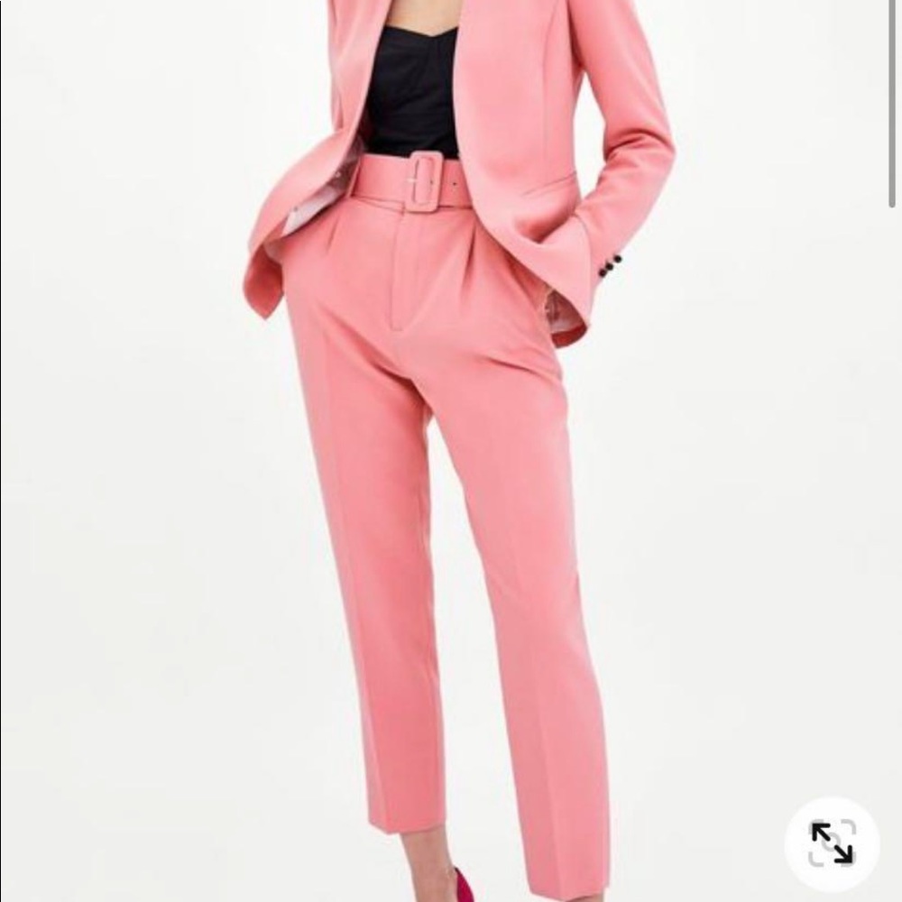 Zara high waisted pink pants with belt. A blogger fav💗
